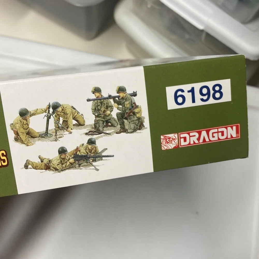 Dragon 1/35 WWII model figure kit, 6 figs, U.S. Army Support Weapon Teams, new
